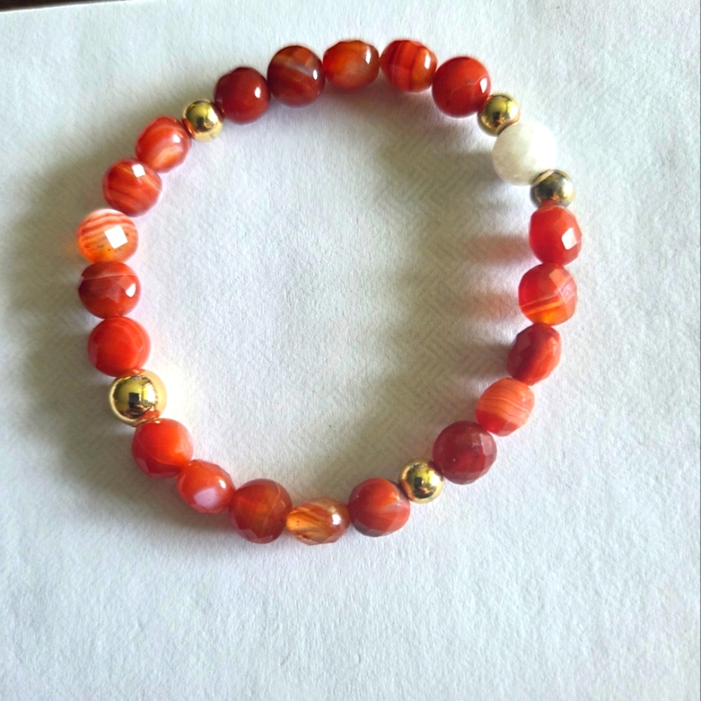 Elegant Garnet Beads& Gold/white  Beaded Bracelet. NEW ..